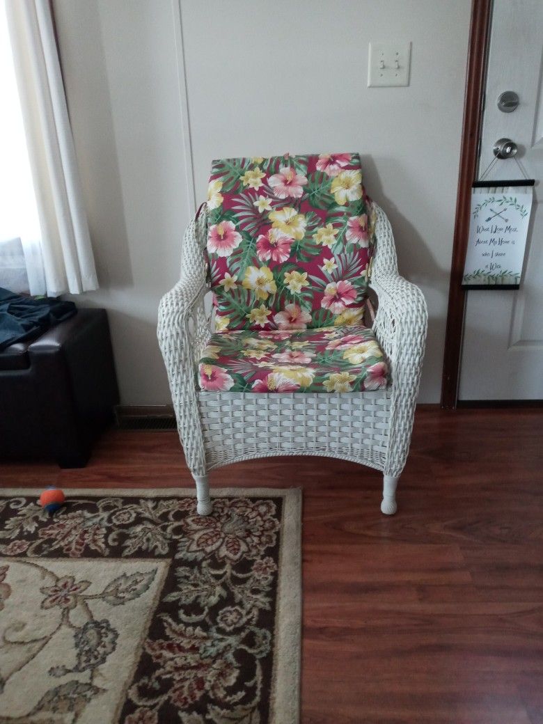 Wicker White Chair