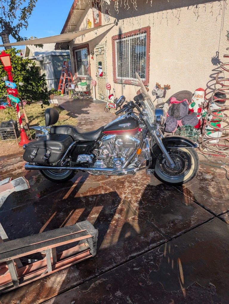 2005 Road King Classic 6,000 Mi Steel Brand New No Damage Nowhere Beautiful Bike