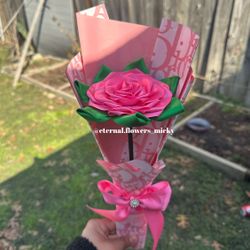 Single Eternal Rose Arrangment 