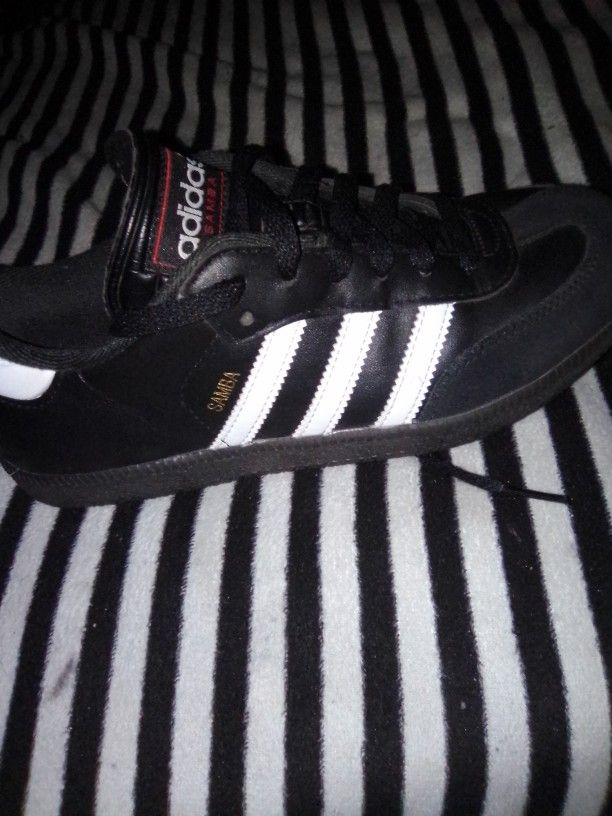 Adidas Sambas Classic Size 5.5M ≈ 7W