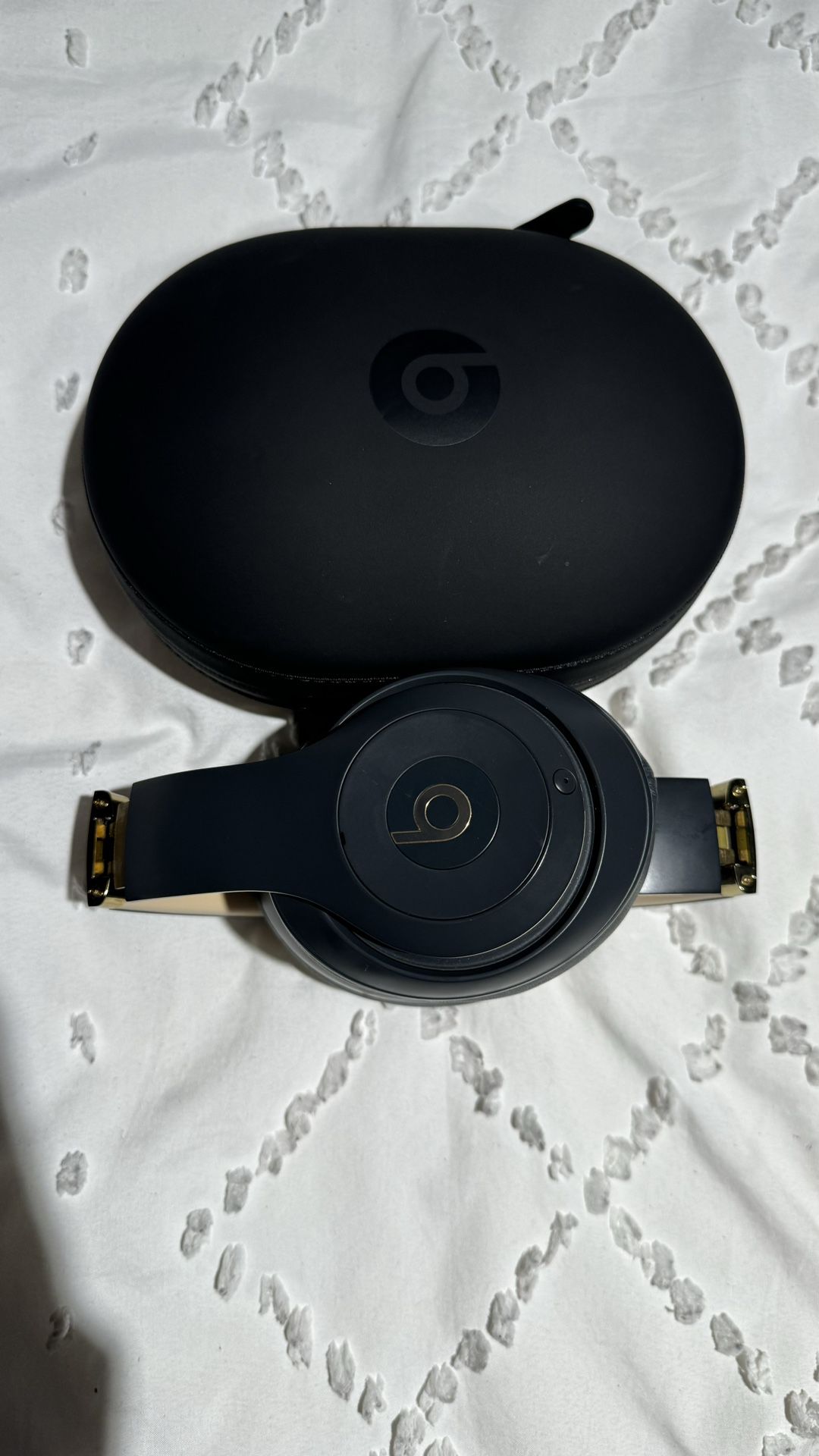 Beats Studio3 Wireless Noise Cancelling - Black With Gold
