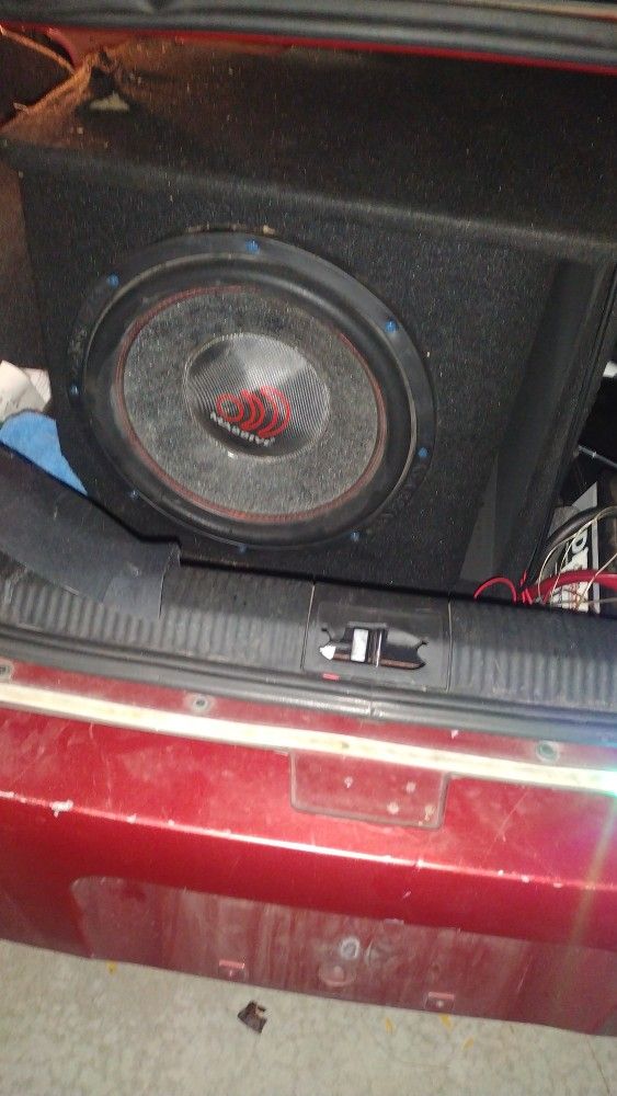 15 In Massive Audio Sub And Box