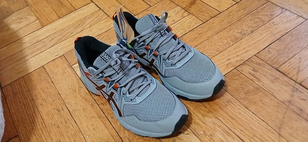 ASICS sneakers (Size 10)