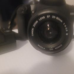 Canon EOS XS Camera With Zoom Lens