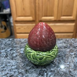 Vintage Ceramic pair of salt and pepper shakers.  Preowned missing stoppers.  