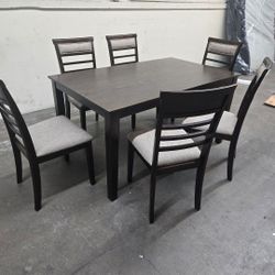 New 7 Piece Table Set 