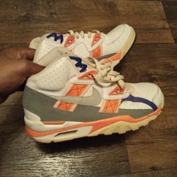 Kicks