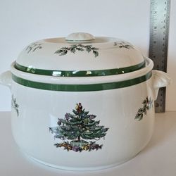 Spode Christmas Tree 1 Quart Round Covered Casserole (England)