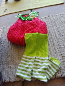 Strawberry outfit and tights