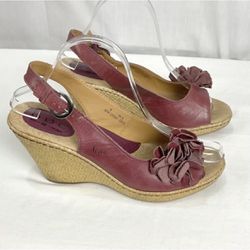 B.O.C leather wedges with floral detail. Color is purple with some burgundy undertones. New (no box) 3.5" raffia wedge heel. Size 9