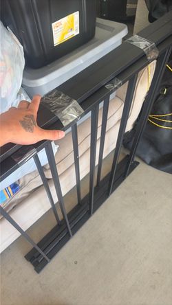 Metal frame for twin mattress