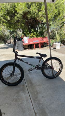 BMX Bike all custom parts I’m willing to debat on price