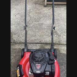 Yard Machines 21” 140CC Lawnmower With A Briggs & Statton Engine