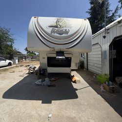 2009 Fleetwood Prowler 26ft 
