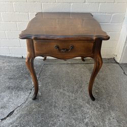 Ethan Allen French Provincial Lamp Table / Nightstand / Side Table