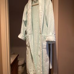 Beautiful 100% Cotton Robe (Like New)