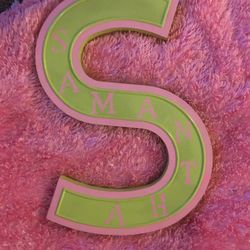 Girl Samantha Sign 