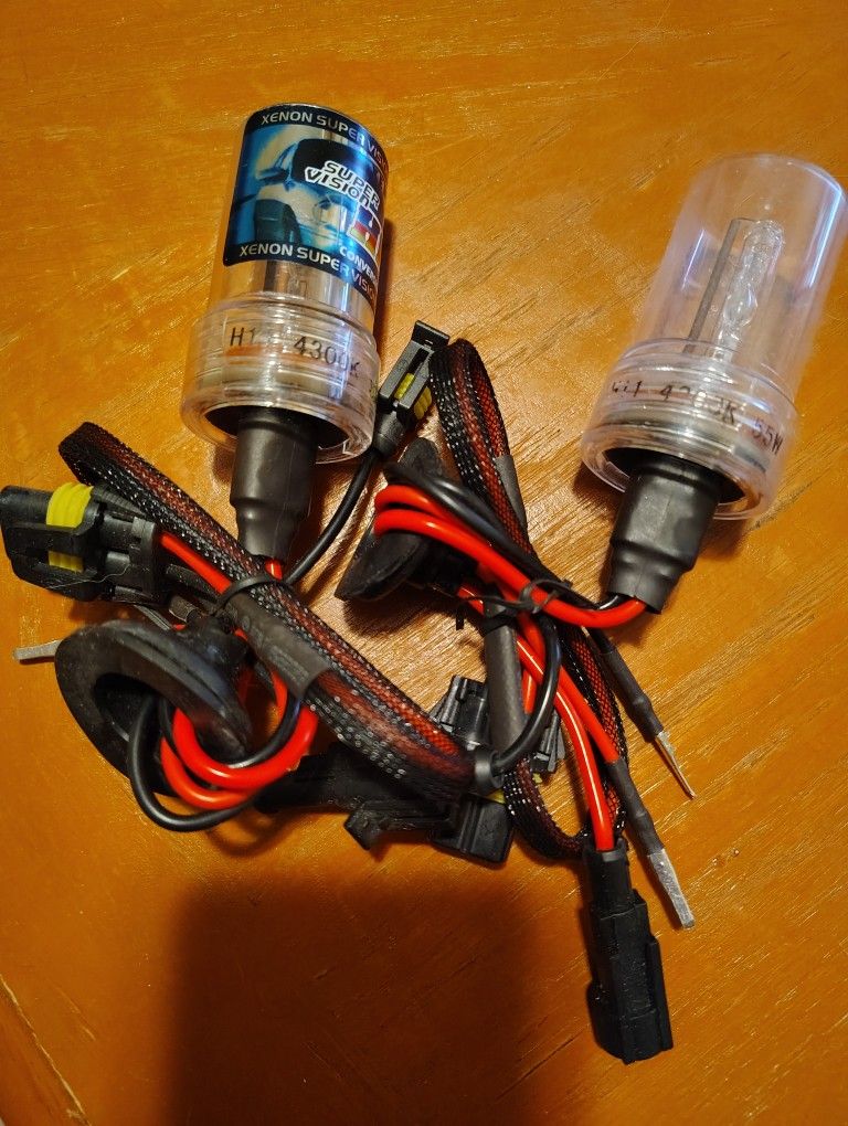 Xenon H11 4300k 55W LED Lights