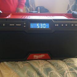 Milwaukee Bluetooth Job Site Stereo