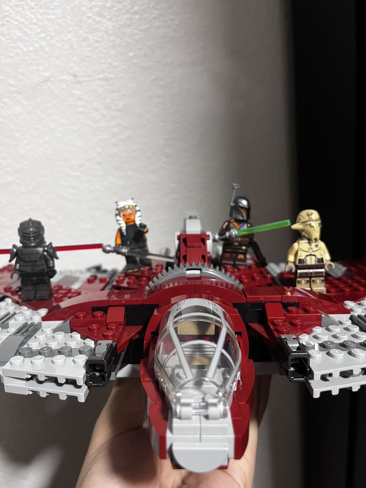 Lego ashoka t-shuttle 