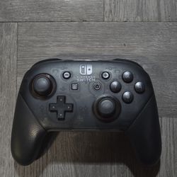 Nintendo Switch Pro Controller 