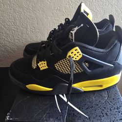 Jordan 4 Thunder