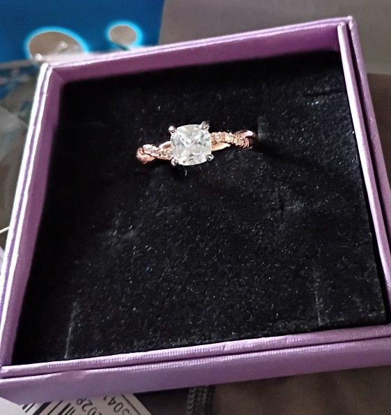 Julia Style Type Ring Gold And Silver With Rhinestones Size 8