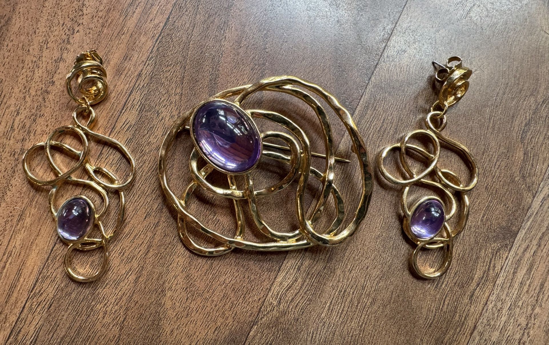 Vintage AVON Brooch & Earring Set Golden Web Purple Glass Cabochon Gold Tone