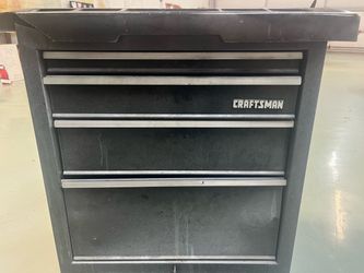 Craftsman rolling tool box