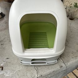 Breeze Cat Litter Box Hooded