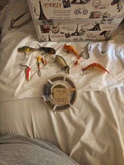 Bundle  Of Vintage Lures 25$