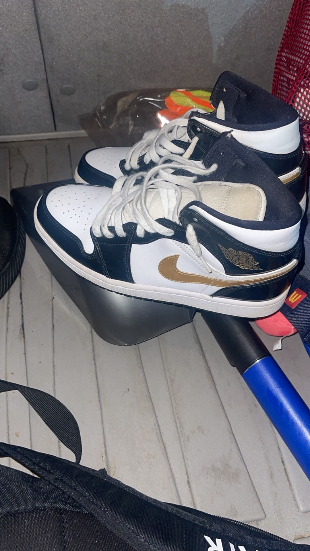 Jordan 1 Retro Mid Se
