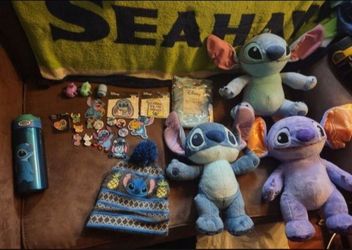 Large lot of disney stitch items will not separate