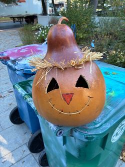 15”h meadow brooks pumpkin gourd lights up ex cond
