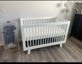 Crib and Toddler Convertible Bed