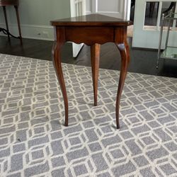 Elegant Triangles 3 Leg Side/corner Table. Wood 