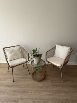 Balcony set (plant not included)