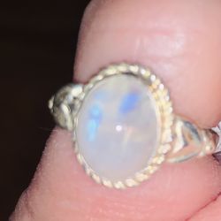 Moonstone And Silver Size 6 1/2 Ring