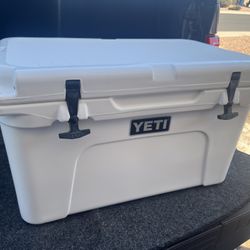 YETI TUNDRA 45 Hard Cooler 