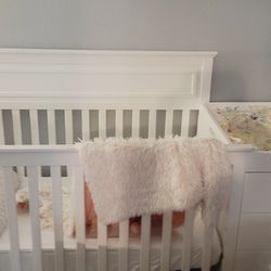 Baby Bed With Side  To Put Pampers In AnsmdClothes Etc...