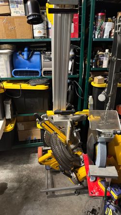 DeWalt compound sliding Miter Saw with Stand
