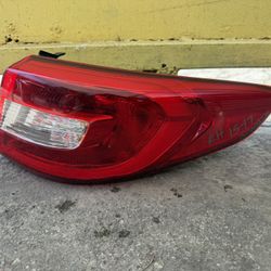 2015-2017 HYUNDAI SONATA RH TAIL LIGHT OEM