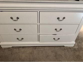 Dresser chest of drawers and night stand