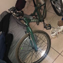 Giant XTC Mountain Bike