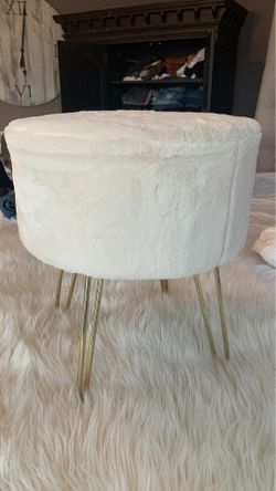 Desk stool plush and gold