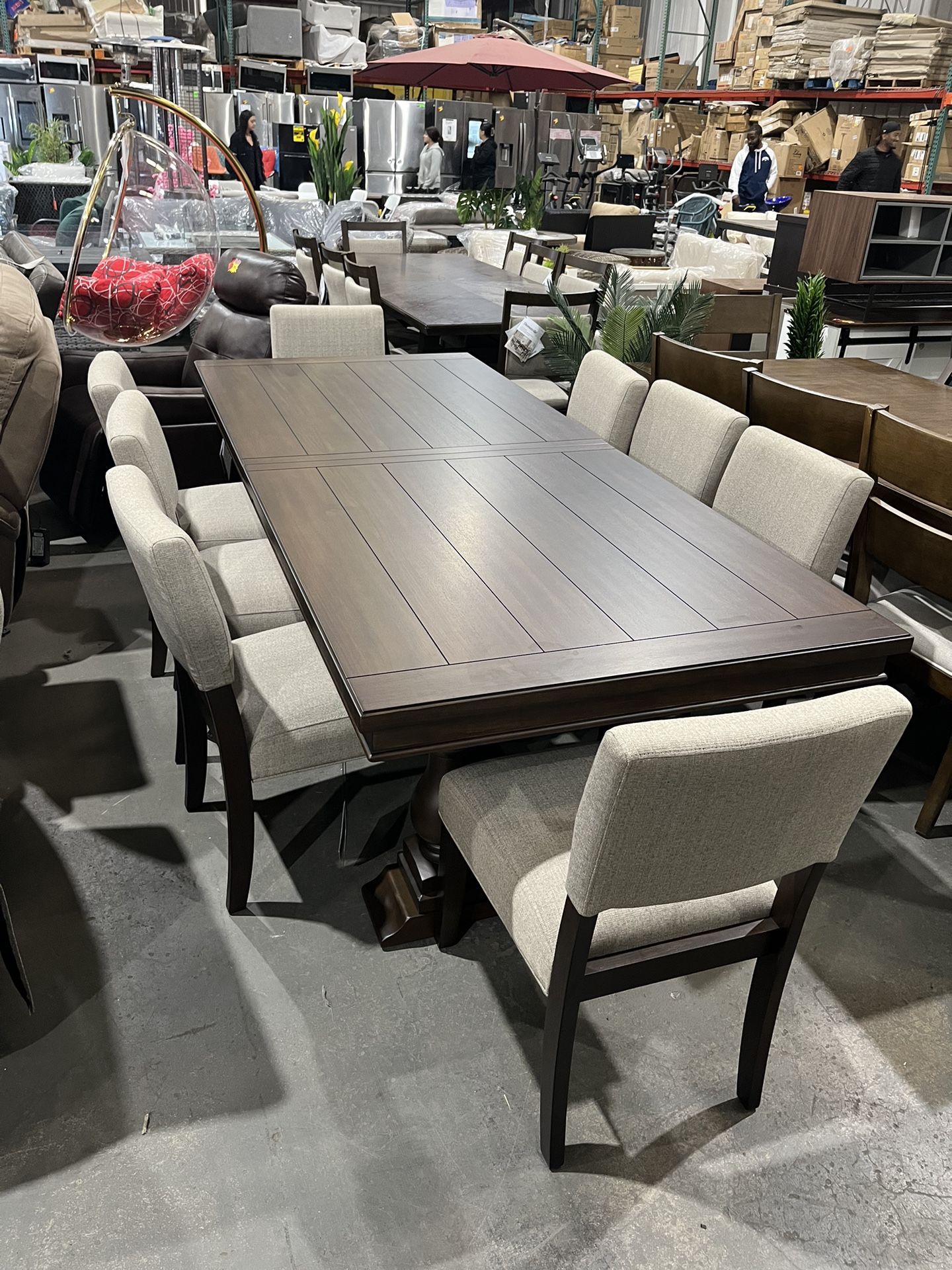 Thomasville Callan 9piece Dining Table Set for Sale in Bakersfield, CA