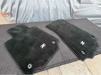 Nissan 350Z Floor Mats Metal Z Logo