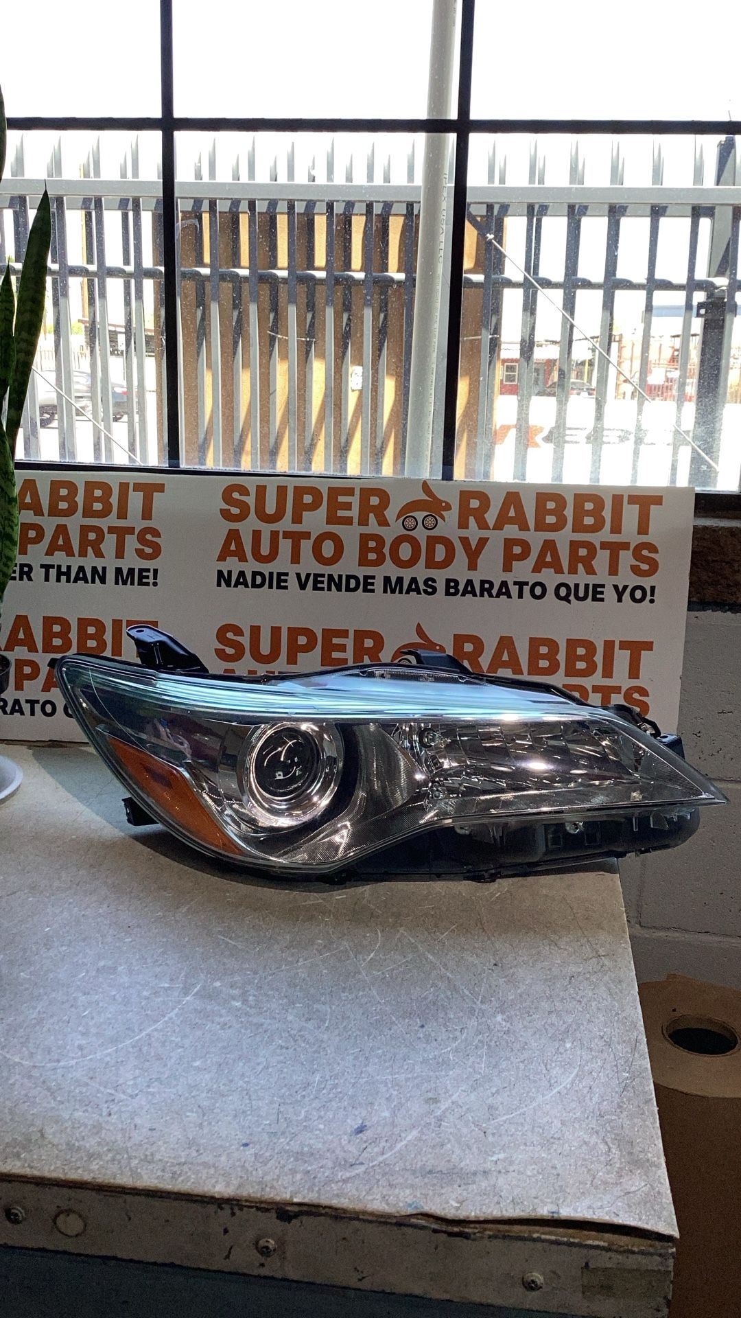 2015 Camry Passenger Chrome Headlight Halogen Original 2017