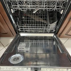 Kenmore Appliances Dishwasher Microwave And Oven 