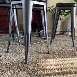 4 Barstools